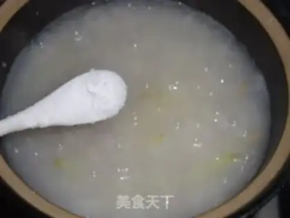 Make congee with pork and century step 5