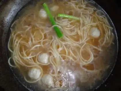 Make Fish ball seafood noodles step 7