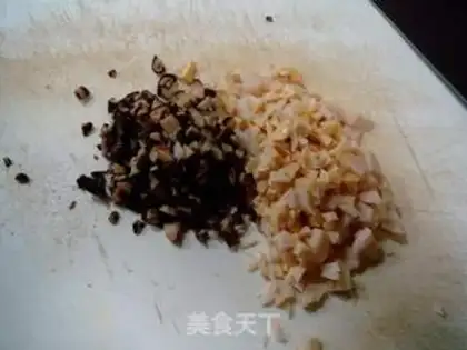 Make zongzi step 1