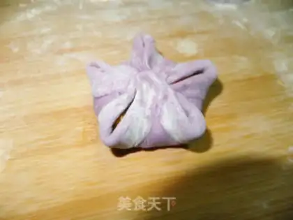 Make Plum blossom steamed dumplings step 5
