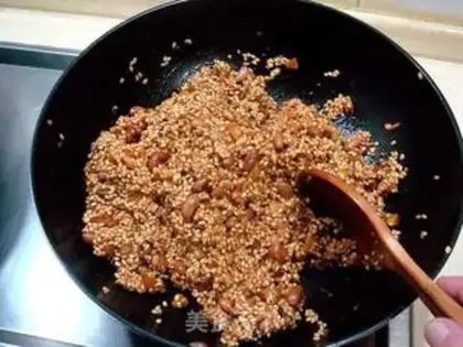 Make zongzi step 11