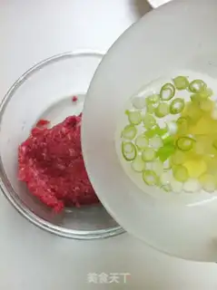 Make Twin mushroom beef balls step 1