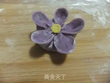 Make Plum blossom steamed dumplings step 8