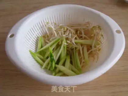 Make Pour oil on beef tendon step 2