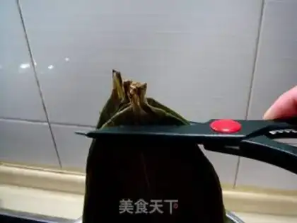 Make zongzi step 15