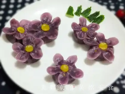 Make Plum blossom steamed dumplings step 12