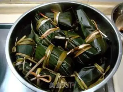 Make zongzi step 22