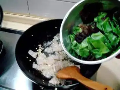 Make Fried beans with mushroom slices step 3