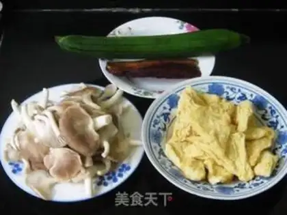 Make Pork stewed with rare mushrooms and tofu step 0