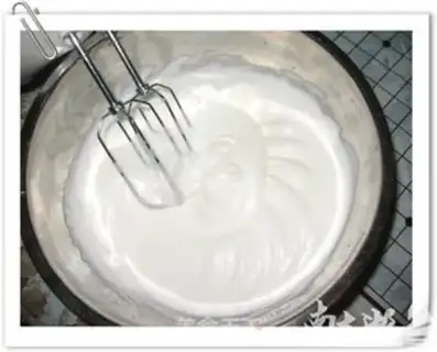 Make Cococake rolls step 1