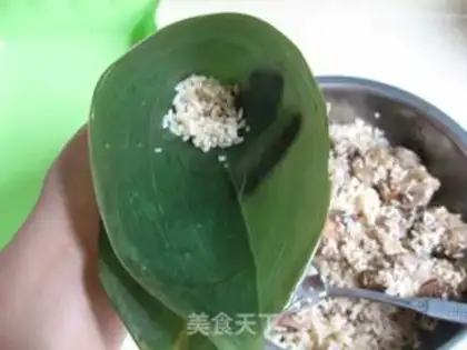 Make zongzi step 17