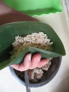 Make zongzi step 20