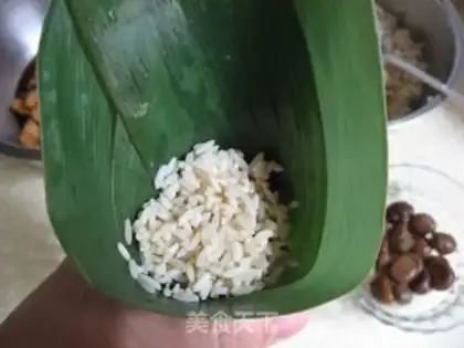 Make zongzi step 28