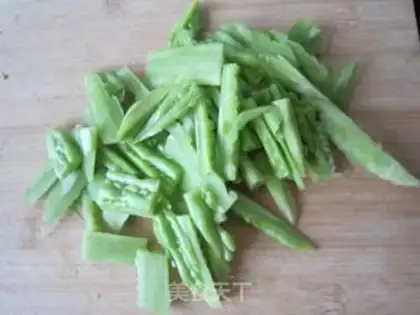 Make Balsam pear mixed with fungus step 6