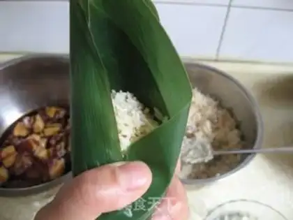 Make zongzi step 31