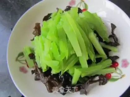 Make Balsam pear mixed with fungus step 10
