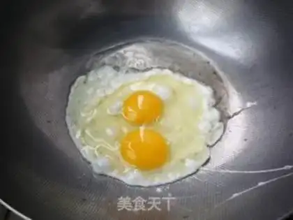 Make Northeast egg noodles step 2