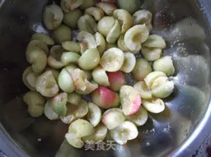 Make apricot jam step 1