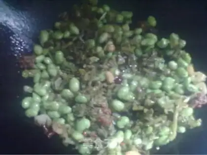 Make stir-fried edame with cabbage step 5