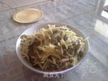 Make Sauerkraut shredded potatoes step 1
