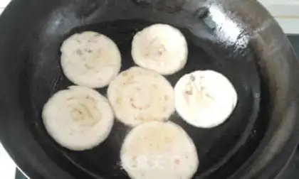 Make A pecan pancakes step 15