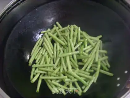Make stir-fried cowpea step 0