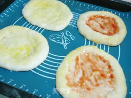 Make Multi-flavored mini pizza step 4