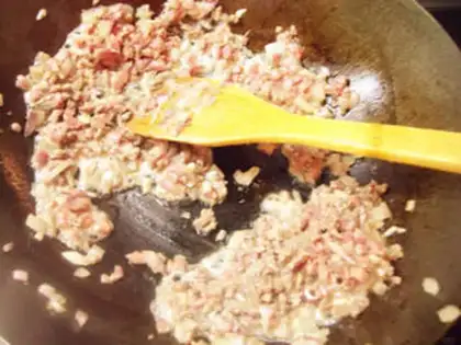 Make Black Pepper Beef Italian Sauce Noodles step 3
