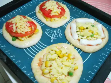 Make Multi-flavored mini pizza step 5