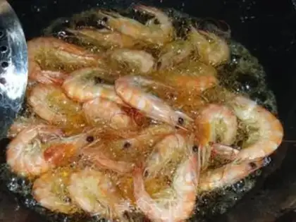 Make Garlic shrimp step 1