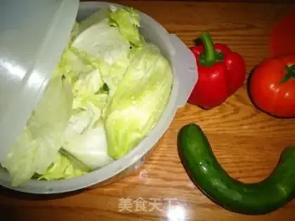 Make lettuce salad step 3