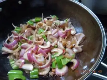 Make Twice-cooked pork with green pepper and onion step 2