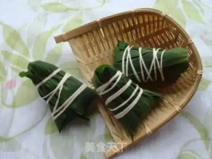 Make a rice dumpling step 3
