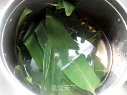 Make Sweet jujube triangle rice dumplings step 0
