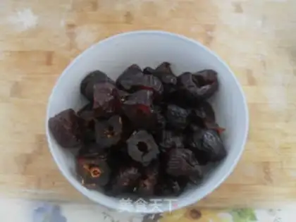 Make Sweet jujube triangle rice dumplings step 2