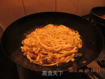Make braised noodles with lentils step 4