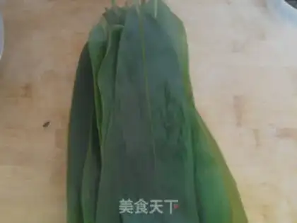 Make Sweet jujube triangle rice dumplings step 5
