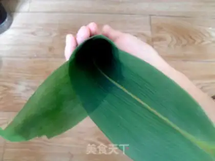 Make Sweet jujube triangle rice dumplings step 6