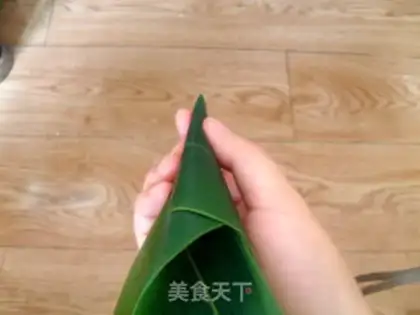 Make Sweet jujube triangle rice dumplings step 7
