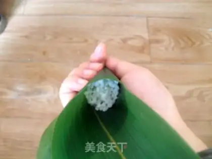 Make Sweet jujube triangle rice dumplings step 8