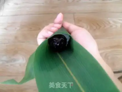 Make Sweet jujube triangle rice dumplings step 9