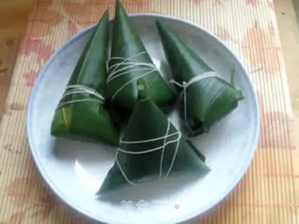 Make Sweet jujube triangle rice dumplings step 15