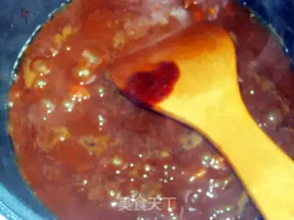 Make Hand-shredded salt-roasted chicken breast sweet sauce noodles step 4