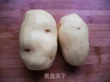 Make Spicy potatoes with red oil step 0