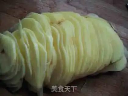 Make Spicy potatoes with red oil step 1
