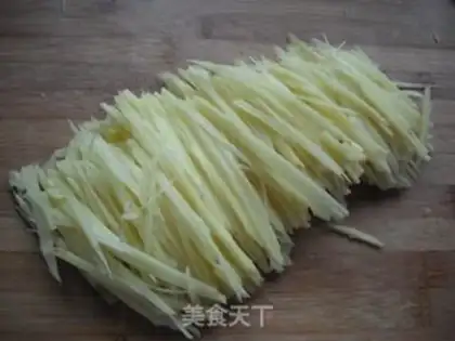 Make Spicy potatoes with red oil step 2