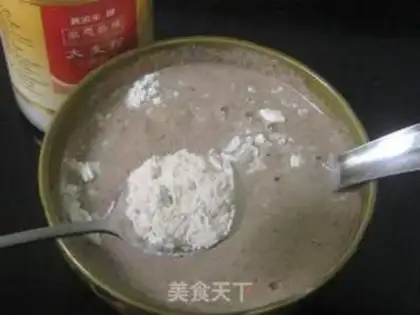 Make Black bean dregs and barley flour egg cake step 1