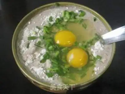 Make Black bean dregs and barley flour egg cake step 2