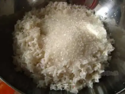 Make Triangle rice dumplings step 1