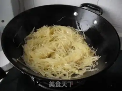 Make Spicy potatoes with red oil step 6